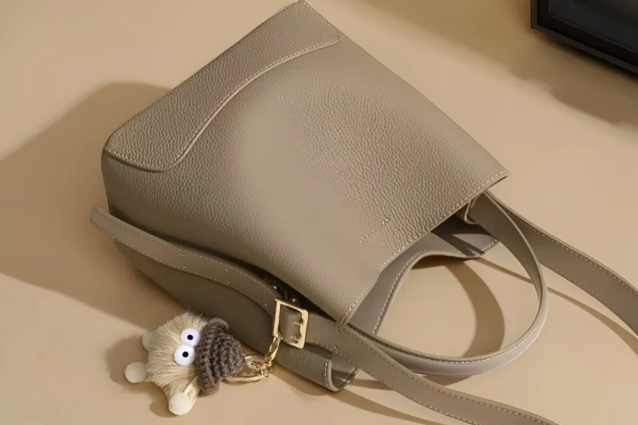 Stylish Crossbody Handbag with Adjustable Strap
